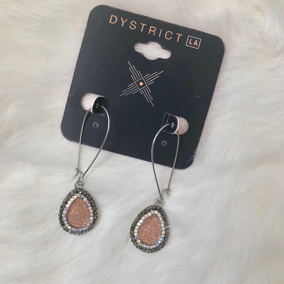Jewelry - Pink Sparkle Drop Earrings